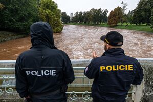 Ganze Regionen in Tschechien leiden unter einem Jahrhunderthochwasser., © Taneèek David/CTK/dpa