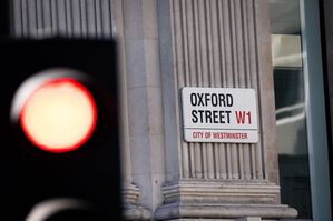 Die Oxford Street ist eine der bekanntesten Straßen des Landes., © Aaron Chown/PA Wire/dpa