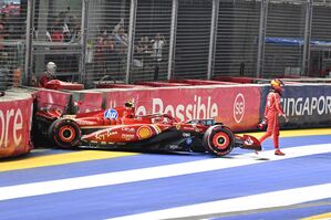 Der Unfall von Carlos Sainz sorgt für Brisanz in der Qualifikation., © Mohd Rasfan/Pool AFP/AP/dpa