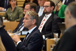 AfD-Landeschef Björn Höcke nimmt auch den Verfassungsgerichtshof Thüringen ins Visier., © Martin Schutt/dpa