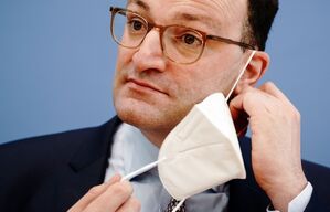 Jens Spahn (CDU) setzte als Gesundheitsminister die Generallinie der Merkel-Regierung gegen Corona um., © Kay Nietfeld/dpa