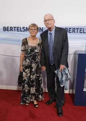 Zwegat, hier mit seiner Frau Liane Scholze, galt als Schuldnerberater der Nation. (Archivfoto), © picture alliance / Jörg Carstensen/dpa