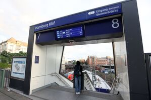 Ein Bahnsteig wurde zwischenzeitlich gesperrt., © Bodo Marks/dpa