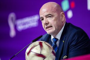 FIFA-Chef Gianni Infantino kann viele Fragen zur neuen Club-WM noch nicht beantworten., © Tom Weller/dpa