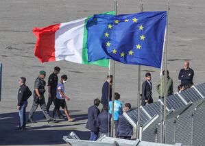 In Albanien durchlaufen die Migranten in speziellen Lagern ein Asylverfahren nach italienischem Recht., © Armando Babani/ZUMA Press Wire/dpa