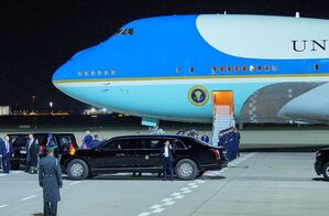 Die Air Force One von US-Präsident Biden ist am Abend in Berlin gelandet. , © Michael Kappeler/dpa