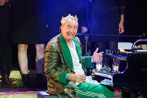 Rainald Grebe beim Konzert in der Waldbühne. (Archivbild) , © Annette Riedl/dpa