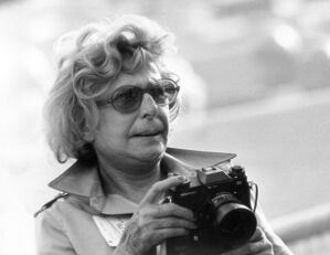 Leni Riefenstahl 1972 bei der Eröffnung der Olympischen Sommerspiele im Olympiastadion., © Horst Ossinger/dpa