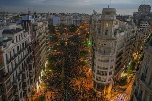 Der Unmut in Valencia ebbt nicht ab., © Jorge Gil/EUROPA PRESS/dpa