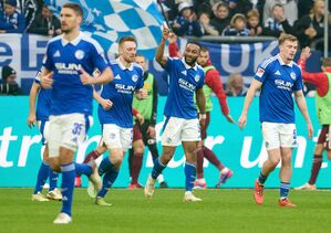 Schalke kann erstmals seit Ende September wieder über einen Sieg jubeln, © Bernd Thissen/dpa