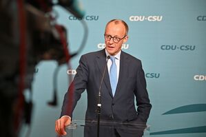 CDU-Chef Friedrich Merz zeigt sich am Ende zufrieden mit dem Wahltermin, © Anna Ross/dpa