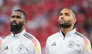 Antonio Rüdiger (l.) und Jonathan Tah (r.) sind Garanten des Aufschwungs der Nationalmannschaft in diesem Jahr. , © Christian Charisius/dpa