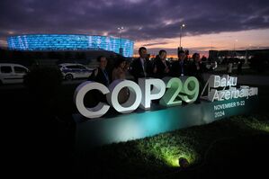 Auch viele Lobbyisten sind angereist zur COP29 in Baku., © Peter Dejong/AP/dpa