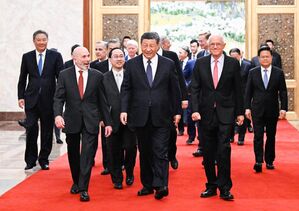 Xi Jinping, Präsident von China, empfing im März Vertreter von Wirtschaft und Wissenschaft aus den USA. Neun Prozent der US-Bürger sehen China als wertvollsten Verbündeten der USA. (Archivfoto), © Shen Hong/XinHua/dpa