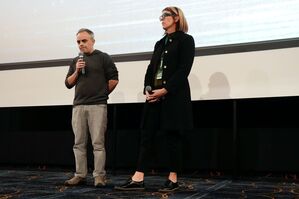 US-Regisseur Joel Souza und Kamerafrau Bianca Cline bei der Premiere., © Czarek Sokolowski/AP