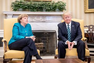 Gespräch im Oval Office vor der eher kontroversen Pressekonferenz. (Archivbild), © picture alliance / Michael Kappeler/dpa