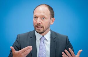 Der CDU-Politiker Marco Wanderwitz aus Sachsen hatte im November einen Antrag für ein Verbot der AfD vorgestellt. Diesen Antrag unterstützen auch Abgeordnete anderer Parteien. In der Unionsfraktion sieht man den Vorstoß größtenteils skeptisch., © Kay Nietfeld/dpa