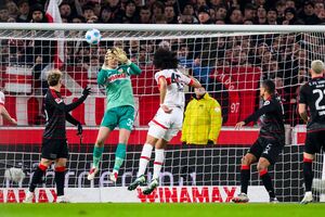  Stuttgarts Torwart Alexander Nübel sieht beim 0:1 nicht gut aus. , © Tom Weller/dpa