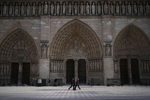 Anlass für Trumps erste Auslandsreise ist die feierliche Wiedereröffnung der Notre-Dame-Kathedrale., © Thibault Camus/AP