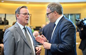 Ein Pflichtenheft für den Umgang im Landtag - den Vorschlag von Bodo Ramelow (Linke) hat CDU-Chef Voigt aufgenommen. (Archivbild), © Martin Schutt/dpa