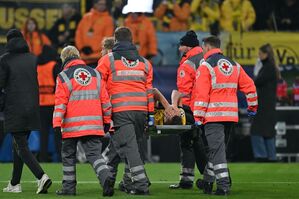 Dortmund sorgt sich um Nico Schlotterbeck., © Bernd Thissen/dpa