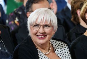 Kulturstaatsministerin Claudia Roth zeigt sich erleichtert über die Zustimmung zum neuen Filmförderungsgesetz. (Archivbild), © Andreas Arnold/dpa Pool/dpa