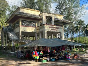 Heute gibt es in Thailand vielerorts Tsunami-Schutzgebäude, damit sich eine Katastrophe wie 2004 nie mehr wiederholt. (Archivbild), © Carola Frentzen/dpa