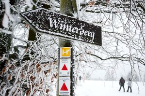 Wer den Schnee bei einer Wanderung erleben möchte, müsse schnell sein., © Bernd Thissen/dpa