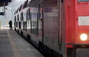 Das Deutschlandticket gilt im Nah- und Regionalverkehr. (Archivbild), © Bernd Wüstneck/dpa