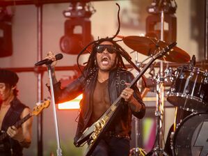 Er fasziniert: Musiker Lenny Kravitz tritt 2025 auch in Deutschland auf. (Archivbild), © Andy Kropa/Invision/AP/dpa