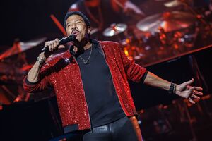 Auch er geht wieder auf Tour: Lionel Richie. (Archivbild), © Valentin Flauraud/KEYSTONE/dpa