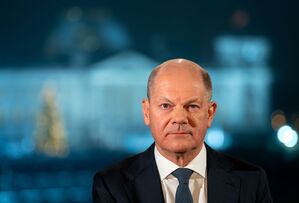 Kanzler Scholz versichert Bürgern, die Ukraine werde weiter unterstützt. , © Soeren Stache/dpa