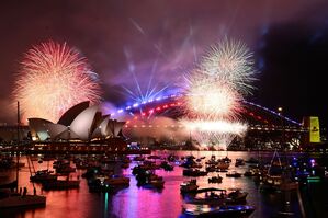 Das Feuerwerk über dem Hafen von Sydney ist weltbekannt (Archivbild)., © Dan Himbrechts/AAP Image/AP/dpa