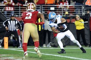 Amon-Ra St. Brown fing in San Francisco seinen zwölften Touchdown-Pass der Saison., © Jed Jacobsohn/AP/dpa