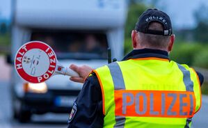 Hart aber gerecht: Punkte in Flensburg sollen für mehr Sicherheit im Straßenverkehr sorgen. (Archivbild), © Jens Büttner/dpa