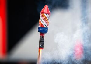 Die brennende Rakete beschädigte in der Wohnung lediglich Möbel. (Symbolbild), © Soeren Stache/dpa