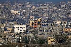 Zerstörte Gebäude sind im Gazastreifen zu sehen. (Archivbild), © Tsafrir Abayov/AP/dpa