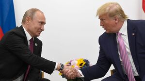 Offiziell gibt es seit Jahren keine Kontakte zwischen US-Präsident Trump und seinem russischen Kollegen Putin. Doch nach Angaben des Republikaners hat er weiter ein gutes Verhältnis zum Kremlchef. (Archivbild), © Susan Walsh/AP/dpa