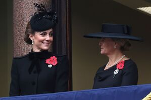 Mit Prinzessin Kate bei einer Gedenkveranstaltung für die Weltkriegstoten. (Archivfoto) , © Chris Jackson/Pool Getty/AP/dpa