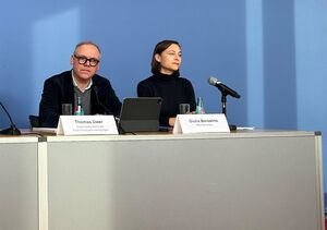 Anwältin Guilia Borsalino (r.) bei der Pressekonferenz. , © Marion van der Kraats/dpa