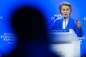 EU-Kommissionspräsident Ursula von der Leyen weist auf die wirtschaftliche Verflechtung hin., © Laurent Gillieron/KEYSTONE/dpa