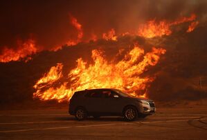 Ein Abschnitt von Highway 5, eine wichtige Verkehrsader in Kalifornien, wurde zeitweise gesperrt., © Ethan Swope/AP/dpa