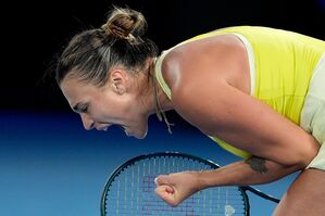 War nach der Finalniederlage reichlich frustriert: Aryna Sabalenka, © Asanka Brendon Ratnayake/AP/dpa