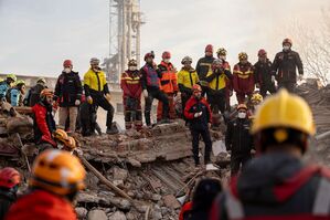 Zwei Menschen kamen ums Leben, drei wurden verletzt., © Ugur Yildirim/DIA Photo/AP/dpa