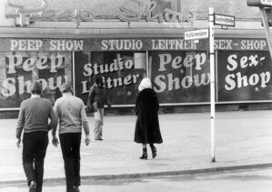 Sex- und Peep-Shows auf dem Berliner Kudamm im Jahr 1982 (Archivbild)., © Konrad Giehr/Picture-Alliance/dpa