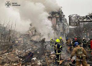 Der Raketenangriff auf Poltawa tötete etliche Menschen., © Uncredited/Ukrainian Emergency Service/AP/dpa