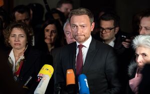 Der Familiennachzug für subsidiär Schutzberechtigte war schon 2017 bei den Sondierungsgesprächen zwischen CDU/CSU, FDP und Grünen einer von mehreren Streitpunkten gewesen. Der FDP-Vorsitzende, Christian Lindner, erklärte die Gespräche damals für gescheitert. , © picture alliance / Bernd von Jutrczenka/dpa