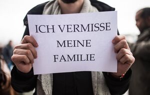 Seit Jahren fordern Flüchtlingsräte und Pro Asyl einen uneingeschränkten Familiennachzug zu allen Flüchtlingen, auch zu Menschen, die nur einen eingeschränkten Schutzstatus haben. (Archivbild), © Sophia Kembowski/dpa