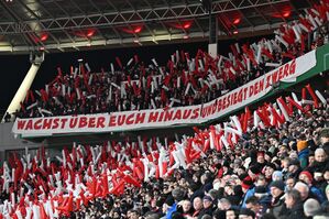 Provokationen beider Fanlager gehören zum Derby dazu. , © Federico Gambarini/dpa