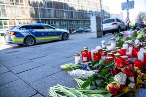 Am Donnerstag war ein 24-jähriger Afghane mit einem Auto in München in eine Gruppe von Demonstranten gefahren und hatte fast 40 Menschen teilweise sehr schwer verletzt. , © Pia Bayer/dpa